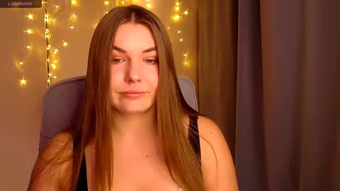 mia_lemm online show from September 16, 2025, 8:15 am