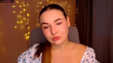 mia_lemm online show from September 20, 2025, 8:15 am