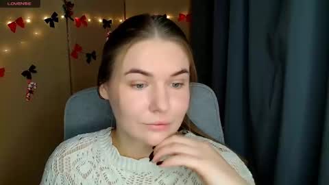 mia_lemm online show from December 16, 2025, 7:46 am