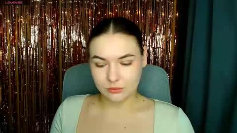 mia_lemm online show from January 8, 2026, 7:32 am