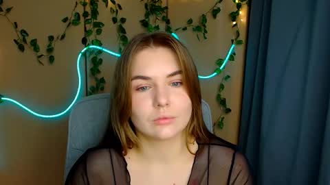 mia_lemm online show from March 6, 2026, 6:54 am