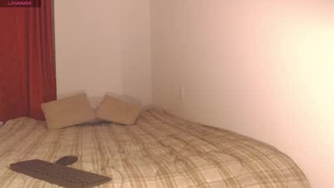 Mia online show from October 16, 2025, 1:28 am