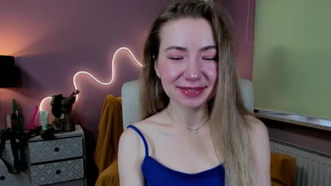 Mia online show from September 24, 2025, 7:01 am