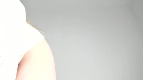 Mia here Appreciate your support online show from April 17, 2026, 9:34 am