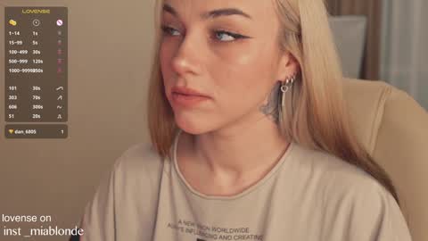 mia_milagros online show from January 12, 2025, 3:49 am