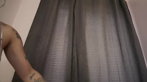 mia independent model online show from September 30, 2025, 1:49 pm