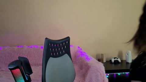 your temptress Mia online show from November 13, 2025, 9:08 am