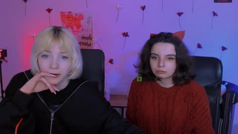 mia_mooon_ online show from April 12, 2026, 8:52 am