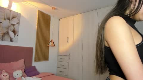 Mia Nevaeh - follow me online show from October 18, 2025, 8:31 pm