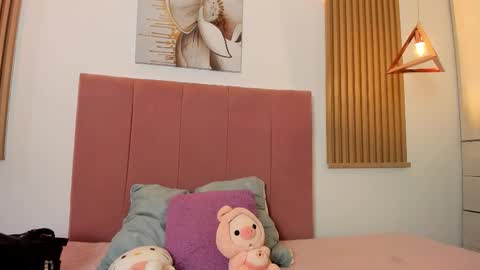 Mia Nevaeh - follow me online show from November 30, 2025, 6:56 pm