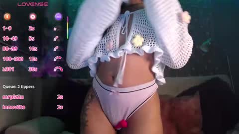 Snapshot of mia_petitebaby chatting on September 19, 2025, 3:30 am Ma online show from September 19, 2025, 3:30 am