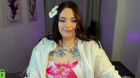 Snapshot of mia_r0ss chatting on October 7, 2025, 12:08 am Mia online show from October 7, 2025, 12:08 am