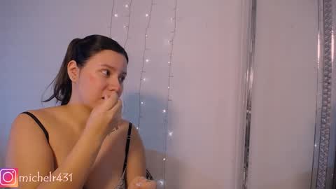 mia reys online show from February 2, 2025, 10:46 am