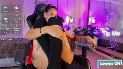 mia rousse25 online show from February 11, 2026, 4:34 pm