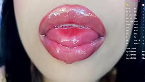 Mia online show from November 15, 2025, 5:31 pm