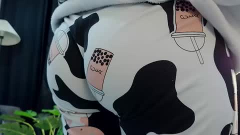 Mia online show from January 19, 2026, 3:43 am