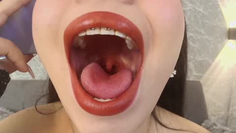 Mia Roux online show from January 10, 2025, 10:57 pm