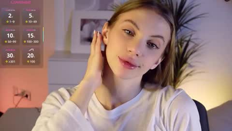 Mia online show from November 17, 2025, 6:08 am