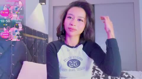 Mia online show from March 2, 2025, 6:27 am