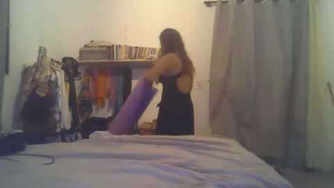 Mia online show from March 24, 2026, 10:15 pm