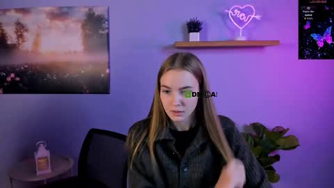 mia_starrr_ online show from November 10, 2025, 9:52 am