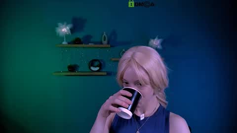 mia_starrr_ online show from February 1, 2026, 8:18 pm