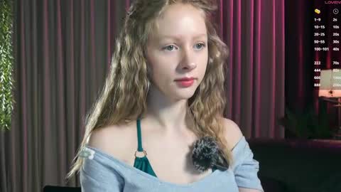 Mia online show from November 27, 2025, 10:28 am