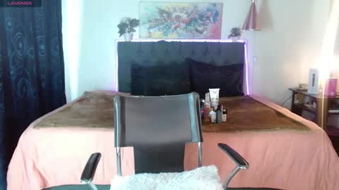 Snapshot of mia_velvet1 chatting on November 5, 2025, 1:44 pm MIA online show from November 5, 2025, 1:44 pm