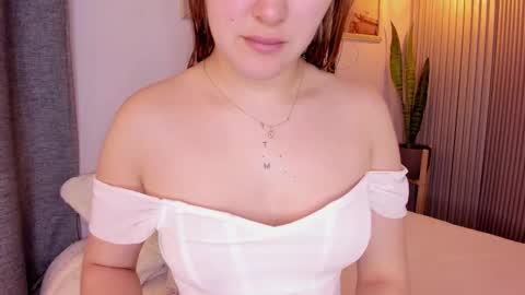 Mia White  online show from February 24, 2025, 12:37 pm