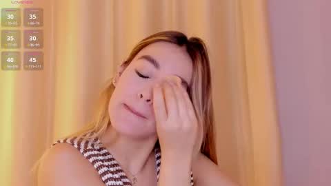 Snapshot of mia_white11 chatting on February 16, 2026, 1:07 pm Mia White online show from February 16, 2026, 1:07 pm