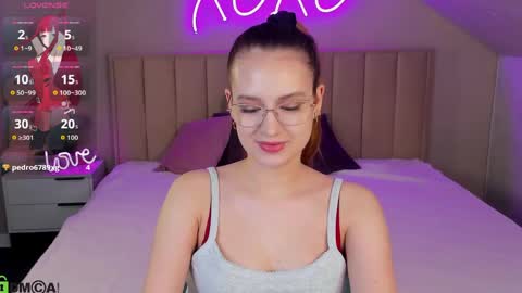Mia online show from June 8, 2026, 11:10 am