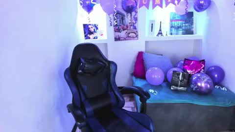       online show from September 30, 2025, 12:32 pm