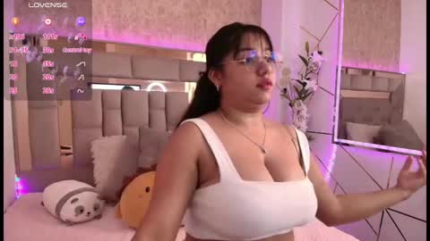 miaa_smiith1 online show from January 9, 2025, 6:15 pm