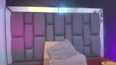 Mia online show from February 21, 2026, 12:06 pm