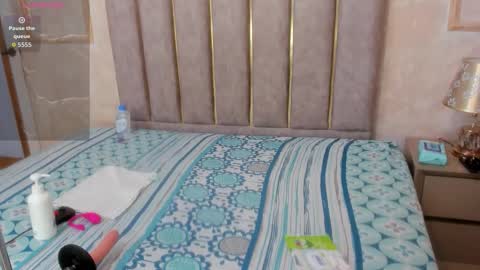 Snapshot of miaaffox chatting on January 10, 2026, 7:37 pm miaaffox online show from January 10, 2026, 7:37 pm