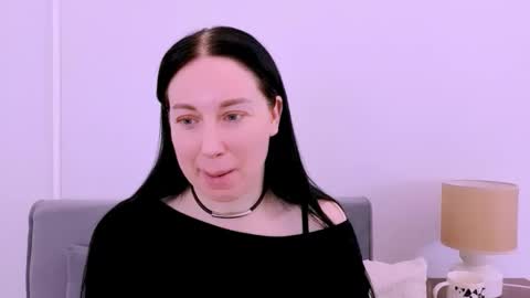 Mia online show from April 15, 2026, 3:30 pm