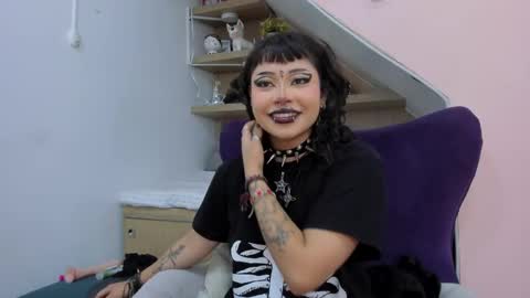 Mia online show from January 24, 2025, 12:31 pm