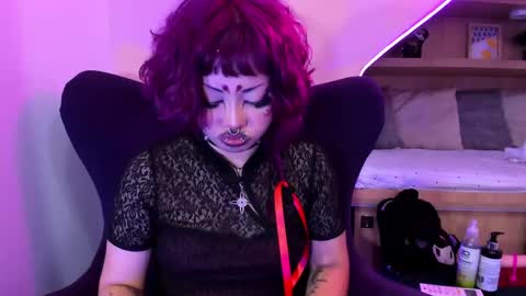 Mia online show from February 9, 2025, 4:07 pm