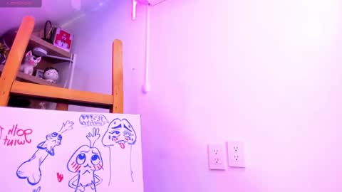 Mia online show from February 14, 2025, 4:09 pm