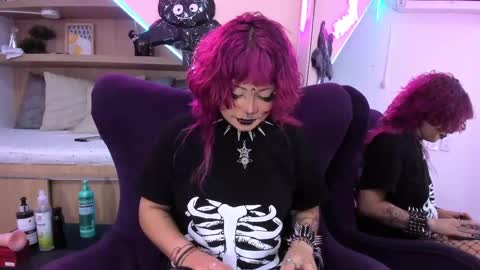 Mia online show from February 28, 2025, 1:03 pm