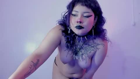 Mia online show from October 10, 2025, 4:11 am