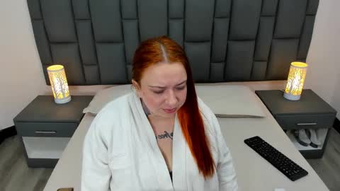 mia red hair molly short hair online show from January 12, 2025, 8:04 am
