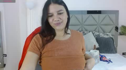 Mia Rodriguez online show from November 26, 2025, 8:32 pm