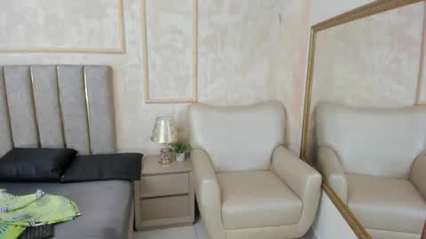 Miaasummer online show from February 5, 2026, 11:37 am