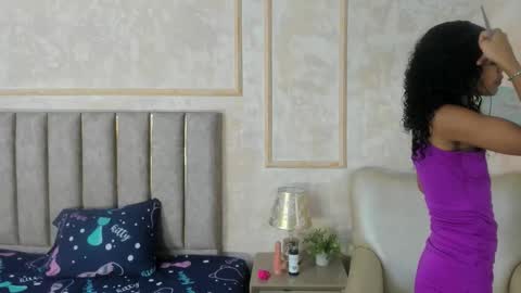 Miaasummer online show from February 25, 2026, 11:31 am