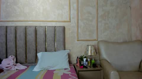 Miaasummer online show from March 18, 2026, 11:35 am