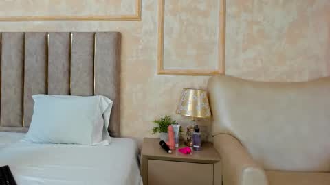 Miaasummer online show from March 25, 2026, 11:27 am