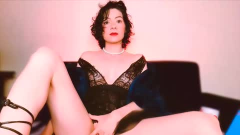 miabeautyxxx online show from February 15, 2025, 11:06 am