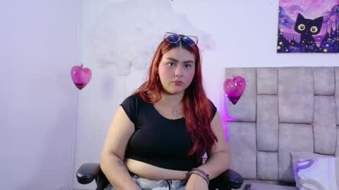 miablumm_ online show from February 25, 2026, 4:16 pm