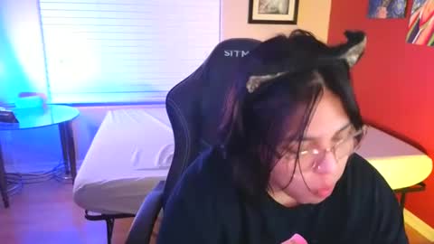 Mia online show from December 18, 2024, 4:31 am